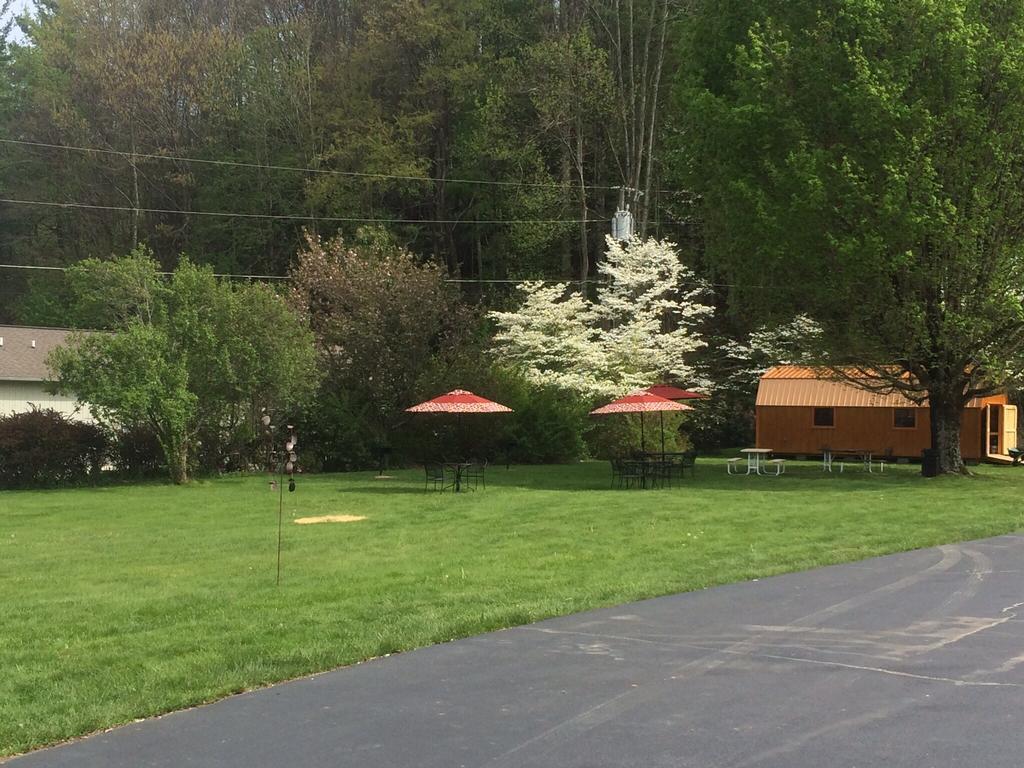 Cardinal Inn Maggie Valley Exterior foto